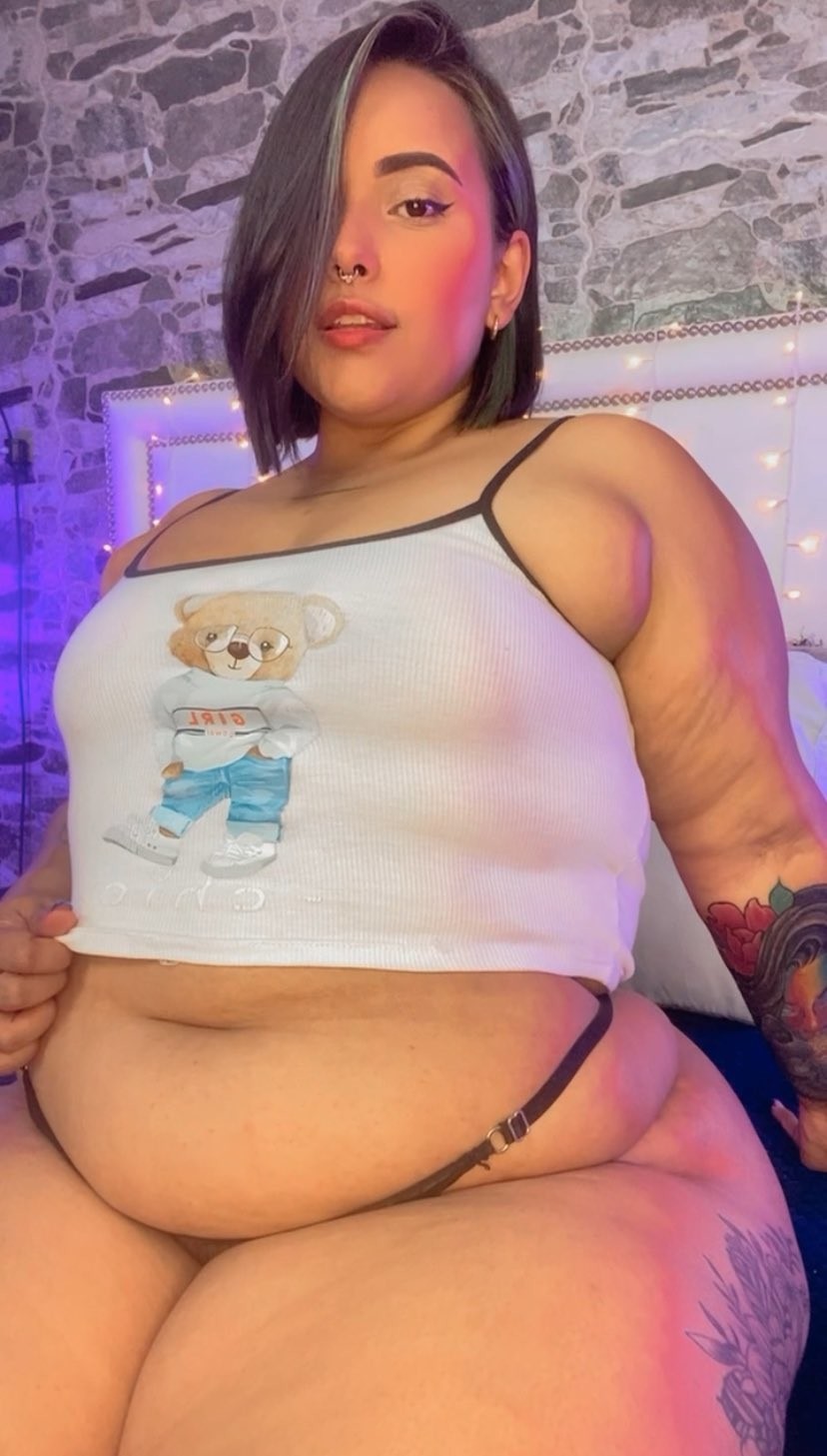 My favorite shirt, But I want you to undress me Come here @CamSodaGirls # chubby #girl #model #bbw | Camsoda BB