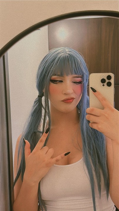 My loves, I'm back from vacation, I'm online again these days and I'm very hot and playful, wanting to do everything, hehe, are you coming?