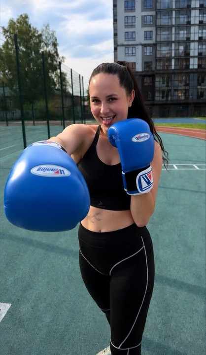 Would you dare to come over? 🥊