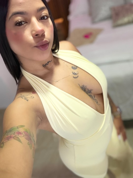 😏 I’m online now, babe… come over and let’s have a delicious time together. 💋🔥