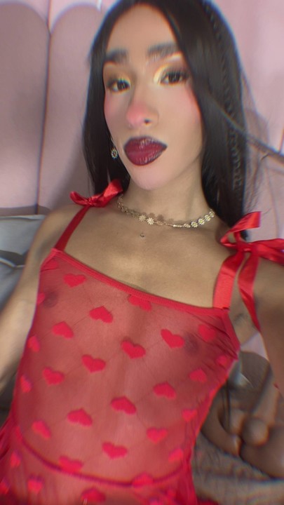 Tell me the truth… what caught your attention about me first? 😘🔥