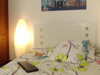 marian-smith lesbian lactating webcam