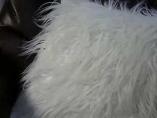 pearbabe shy teen on webcam