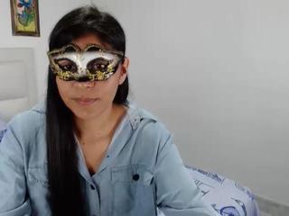 niicol-hilton mature hidden cam tube