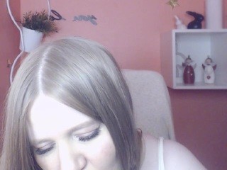 🌼, alisonmoor🌼 on cam for live nude video chat • Nude Stripper Porn