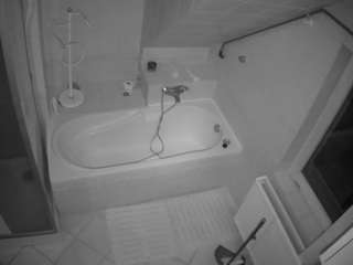 voyeurcam-julmodels-bath-2nd-1 camsoda
