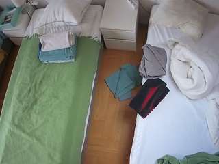 voyeurcam-julmodels-bed-5 camsoda