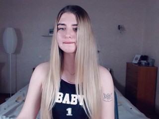 sofialeee on cam for live strip chat • My Stripper
