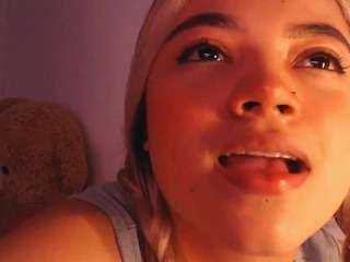 ScarlettHudsson on webcam for live porn chat • iStripper
