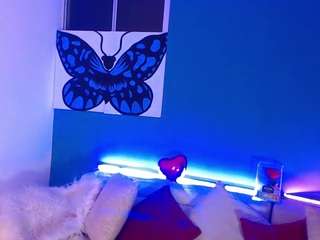 kyliiegold huge natural breasts webcam