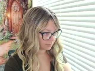 paisleehaze bongacams fisting
